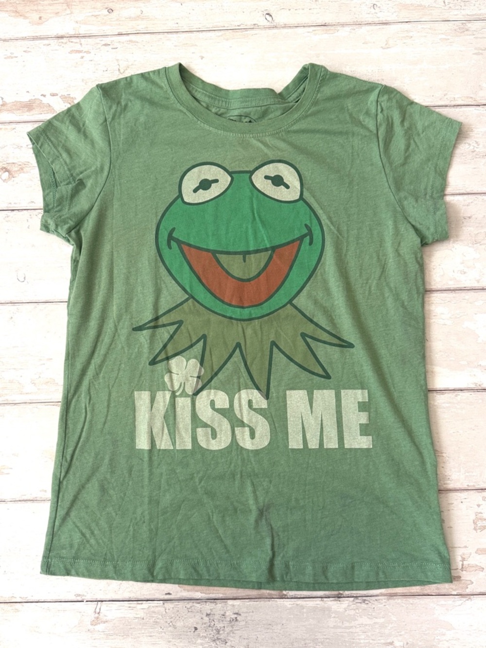 The Muppets XL Kermit St Patrick’s Day Green Kiss Me Shirt Womens XL X Large